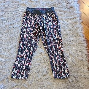 Nike dri fit gray, red and white‎ workout capri leggings size xs